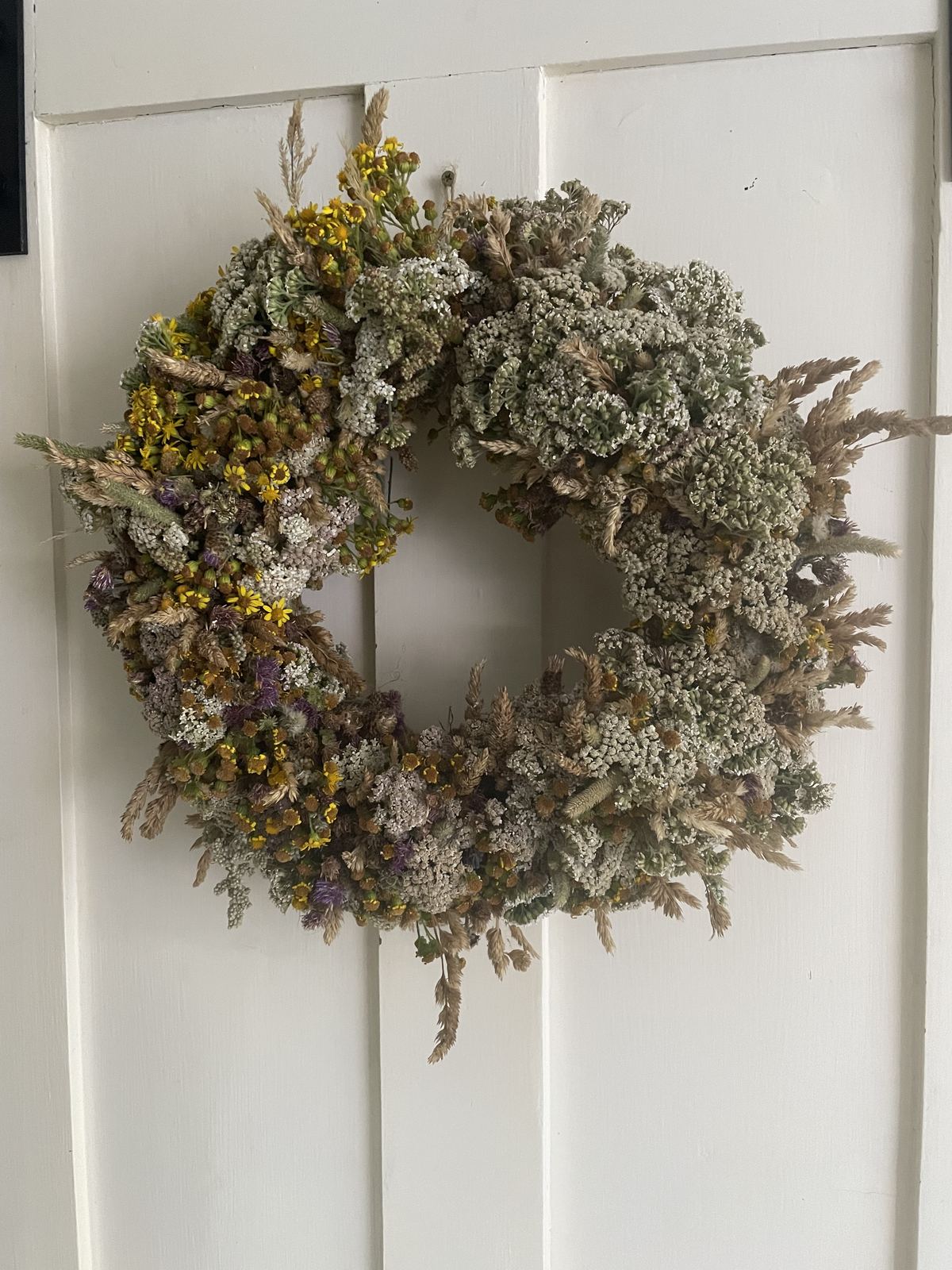 Wreath in light, spring colours
